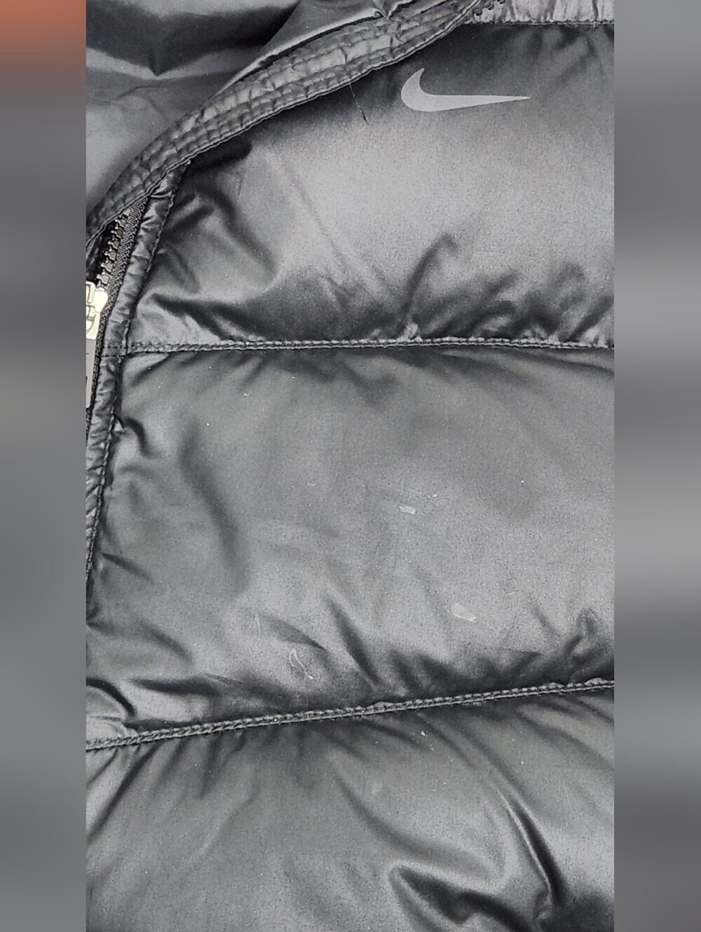 Nike 550 Black Puffer Vest With Hood. Small - Picture 3 of 9